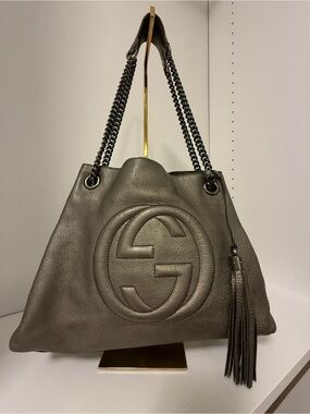 Gucci Pebbled Leather Shoulder Bag in Charcoal with Tassel